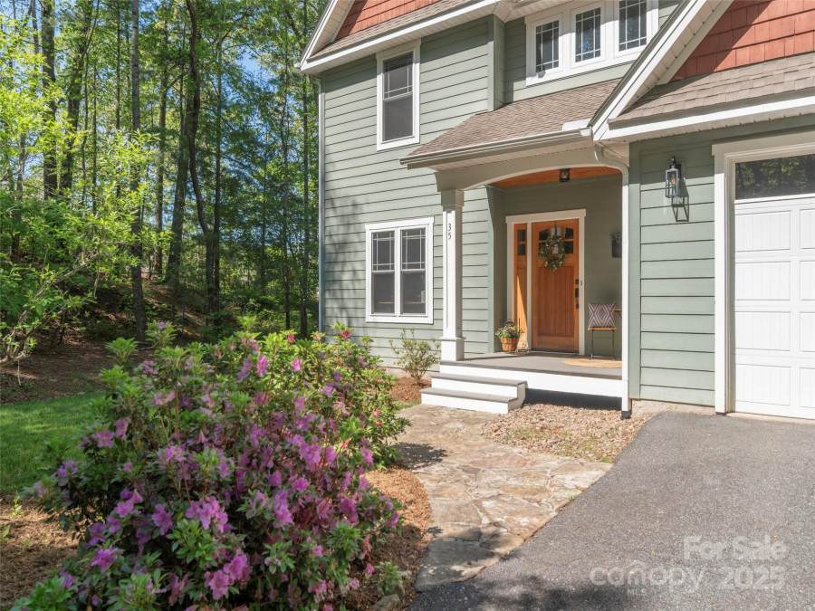35 Mann Dr Asheville, NC 28805