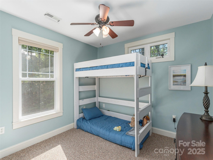 35 Mann Dr Asheville, NC 28805