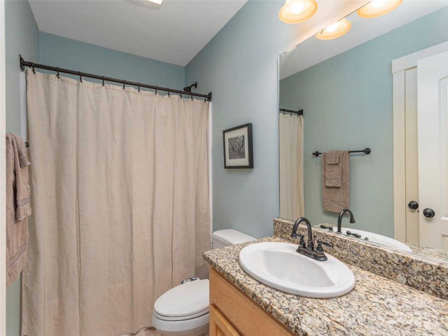 35 Mann Dr Asheville, NC 28805