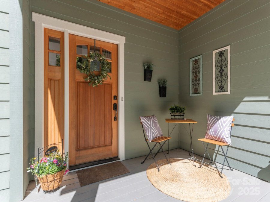 35 Mann Dr Asheville, NC 28805