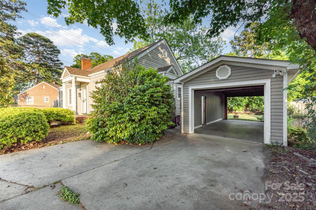 3612 The Pz Charlotte, NC 28205