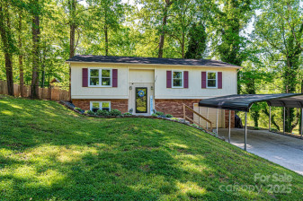 1018 Autumn Ln Hickory, NC 28602