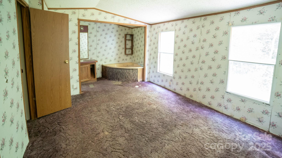 1926 Zacks Fork Rd Lenoir, NC 28645