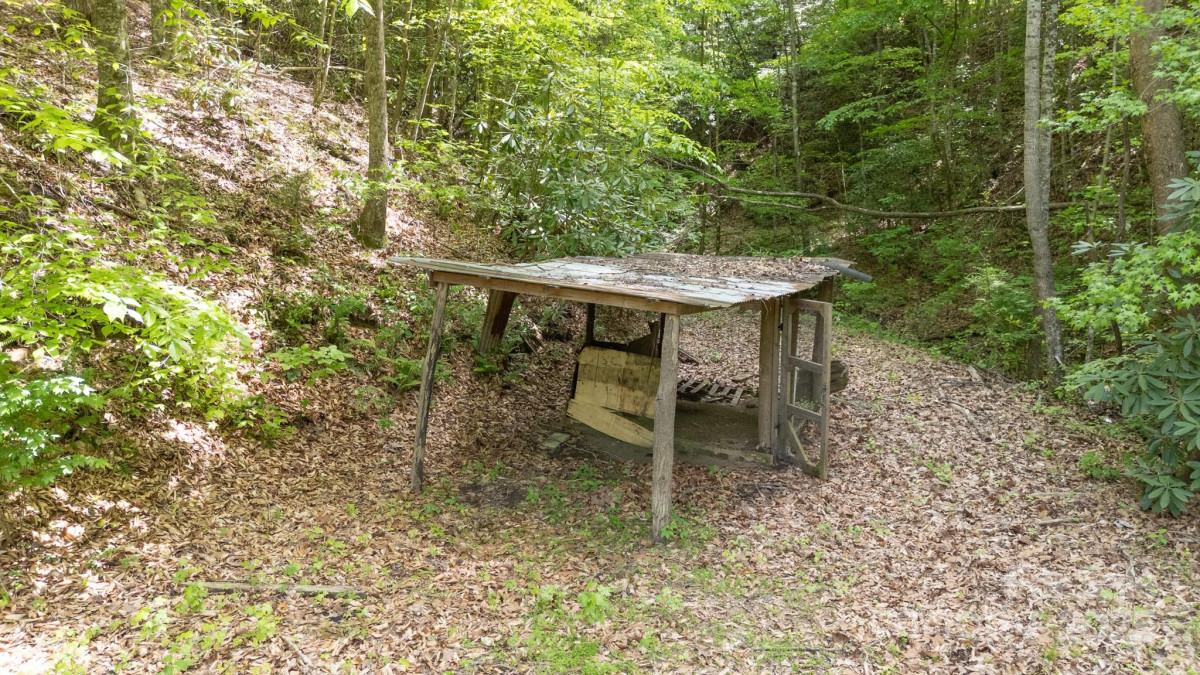 1926 Zacks Fork Rd Lenoir, NC 28645