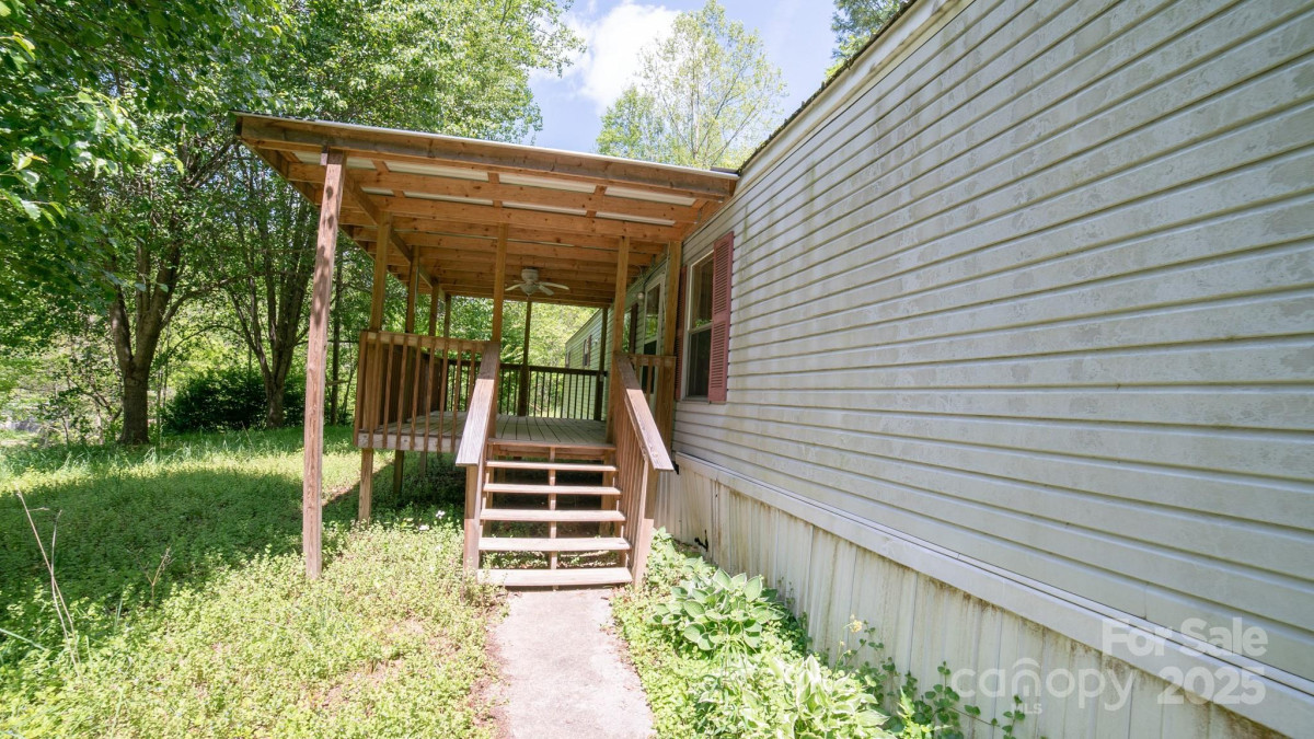 1926 Zacks Fork Rd Lenoir, NC 28645