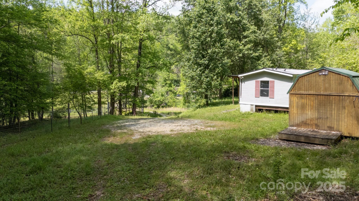 1926 Zacks Fork Rd Lenoir, NC 28645