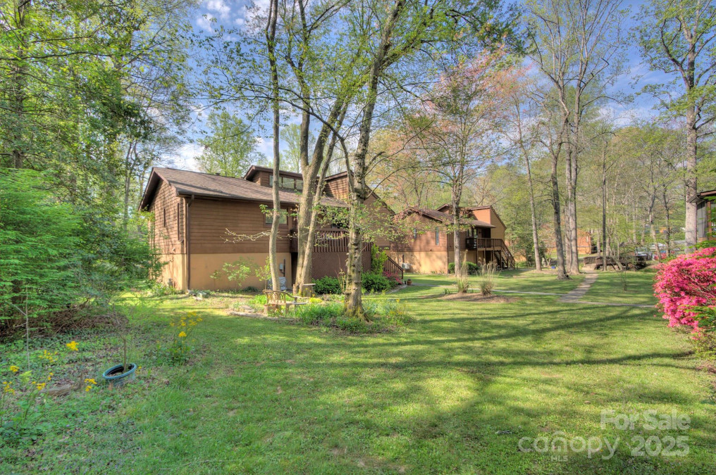 39 Oak Ct Fletcher, NC 28732