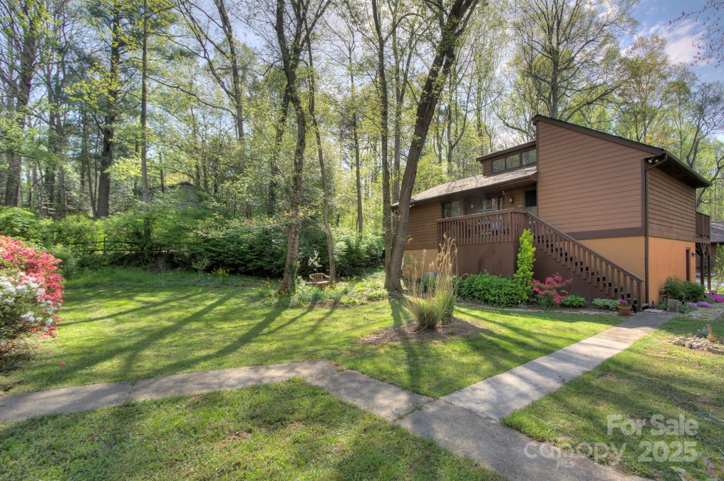 39 Oak Ct Fletcher, NC 28732