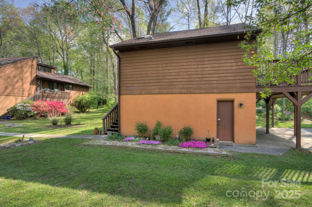 39 Oak Ct Fletcher, NC 28732