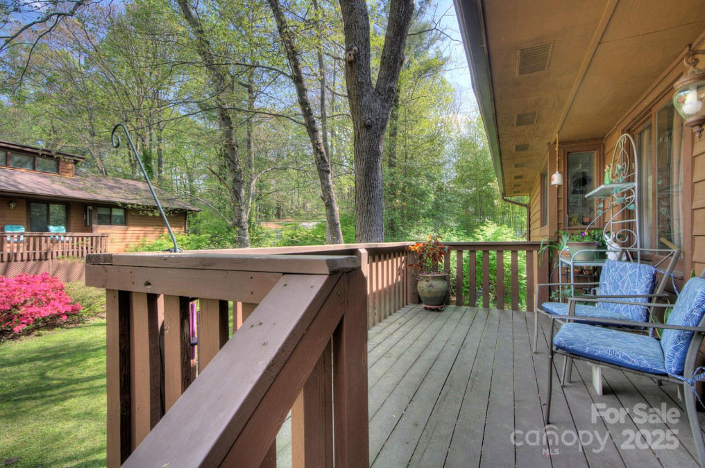 39 Oak Ct Fletcher, NC 28732