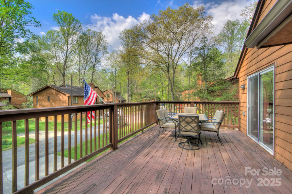 39 Oak Ct Fletcher, NC 28732