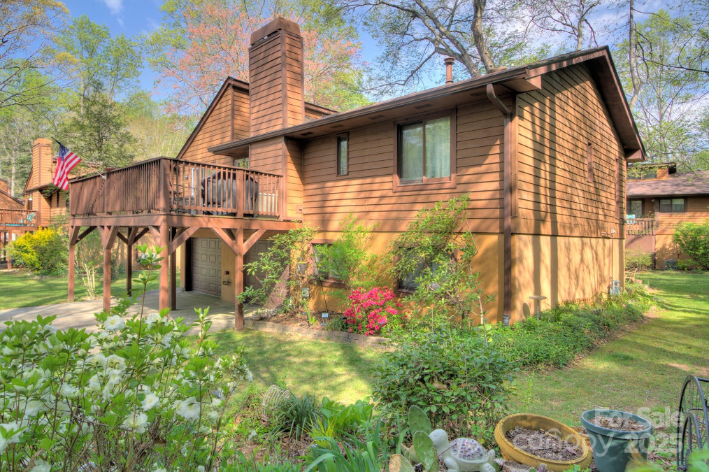 39 Oak Ct Fletcher, NC 28732