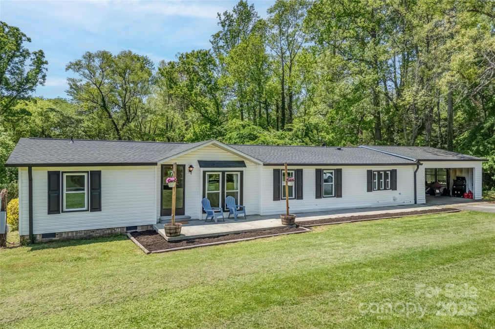 9 Ruby Dr Hendersonville, NC 28792