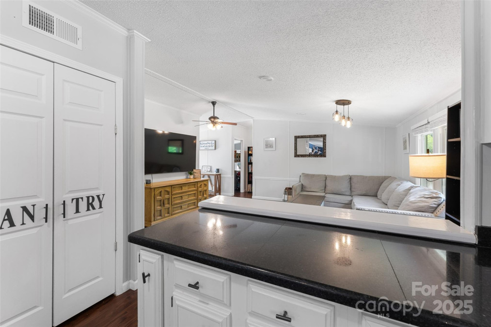 9 Ruby Dr Hendersonville, NC 28792