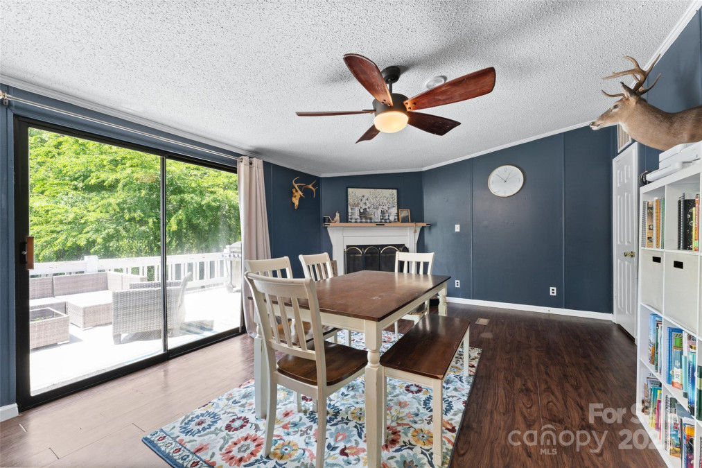9 Ruby Dr Hendersonville, NC 28792