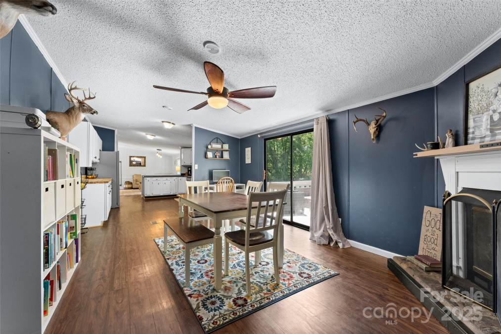 9 Ruby Dr Hendersonville, NC 28792