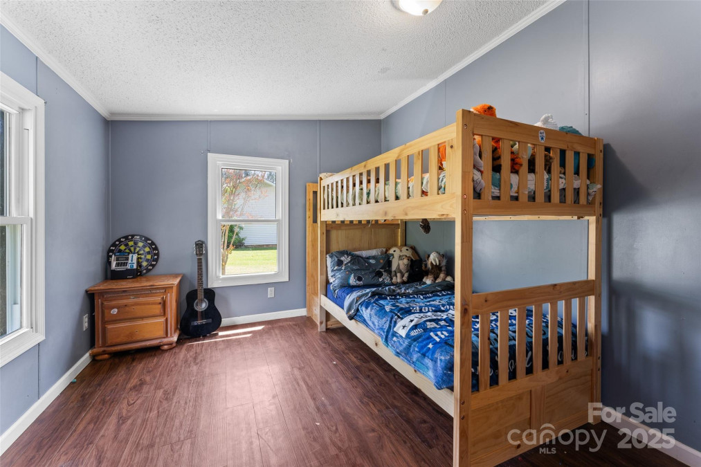 9 Ruby Dr Hendersonville, NC 28792