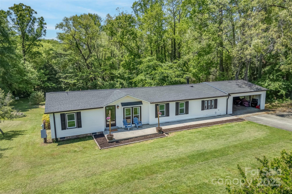 9 Ruby Dr Hendersonville, NC 28792