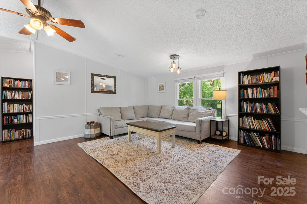 9 Ruby Dr Hendersonville, NC 28792