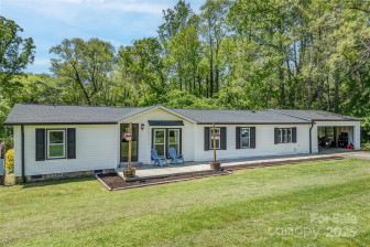 9 Ruby Dr Hendersonville, NC 28792
