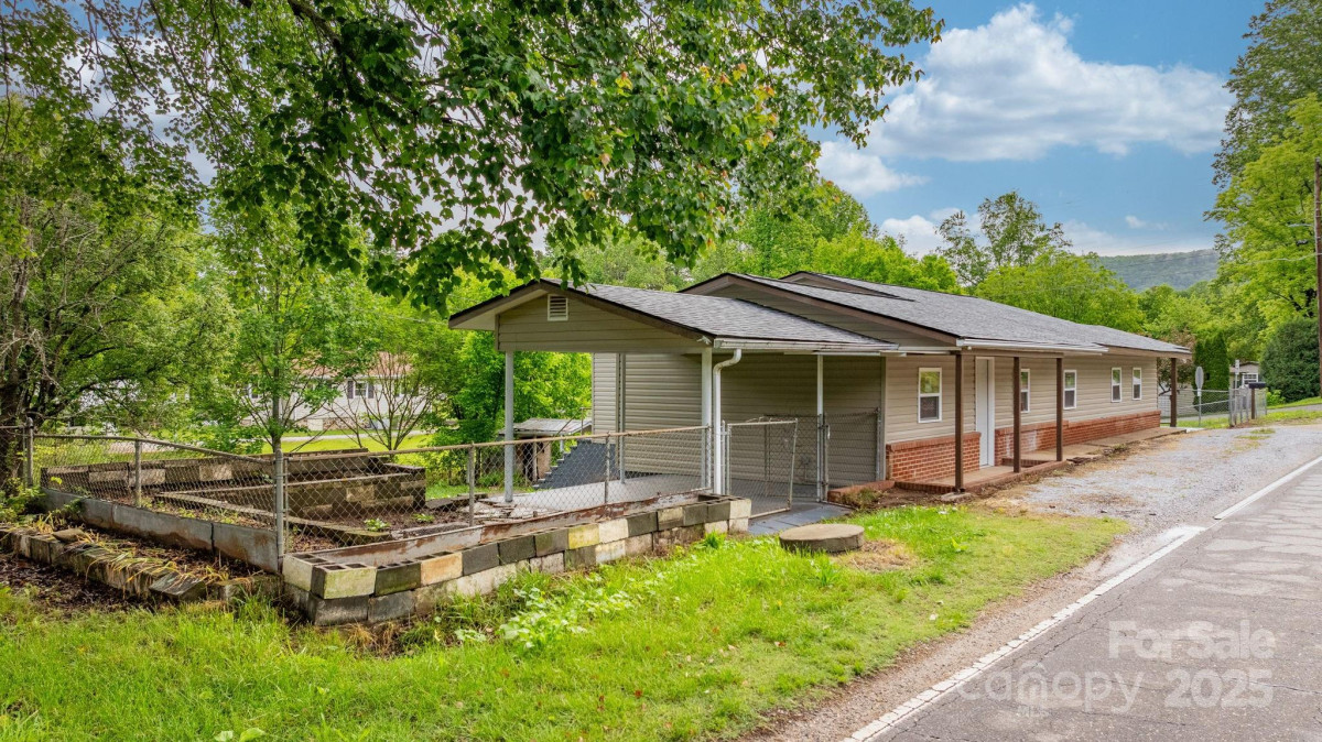 281 Glenwood Dr Marion, NC 28752