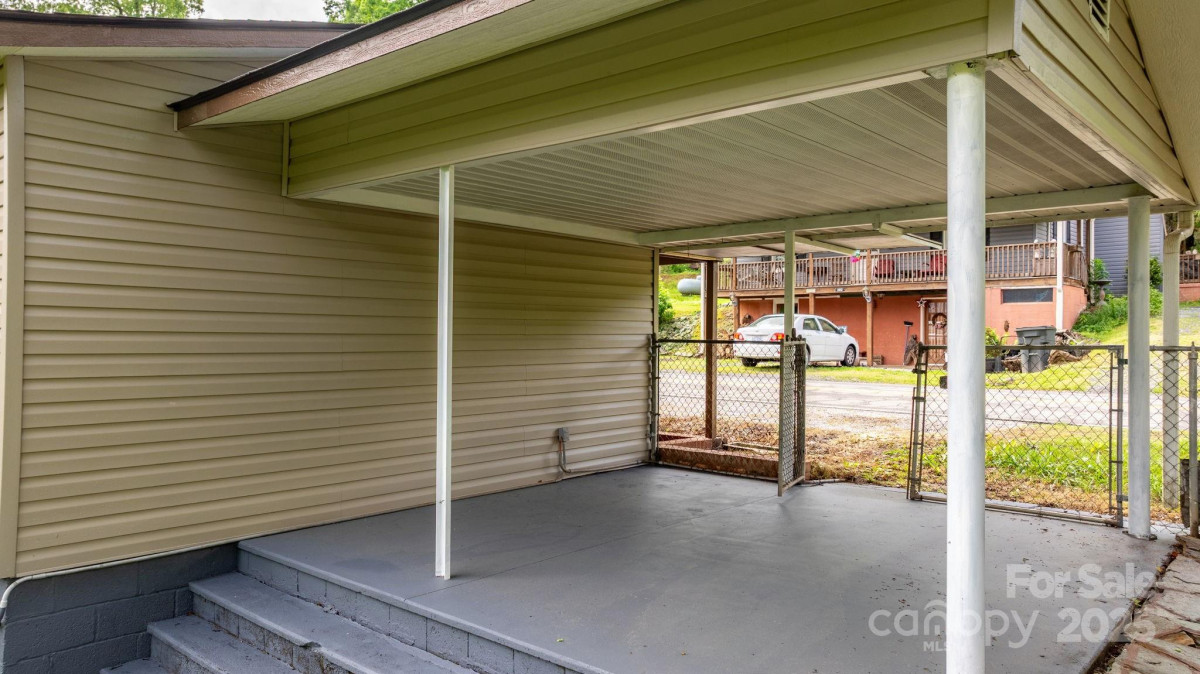 281 Glenwood Dr Marion, NC 28752