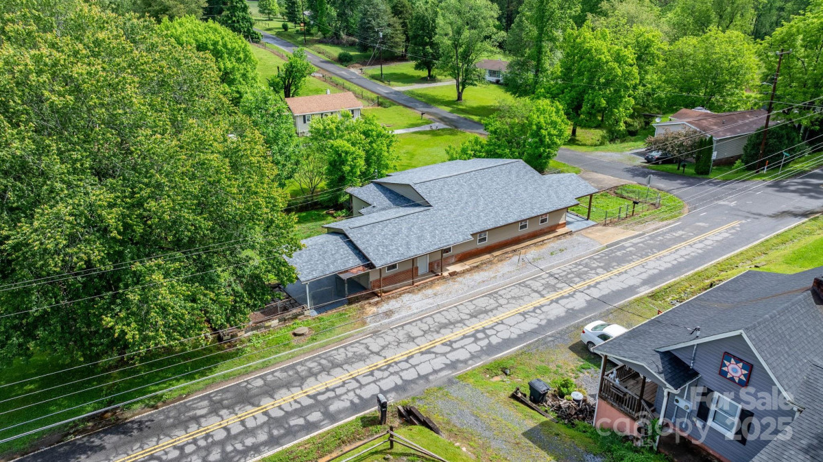 281 Glenwood Dr Marion, NC 28752