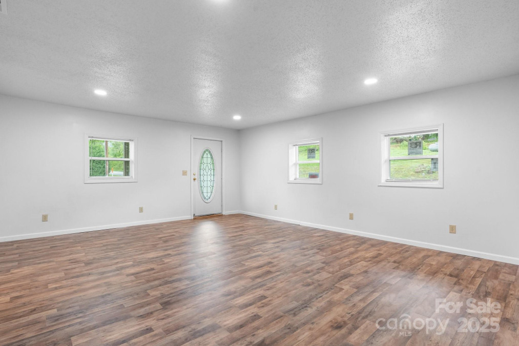 281 Glenwood Dr Marion, NC 28752