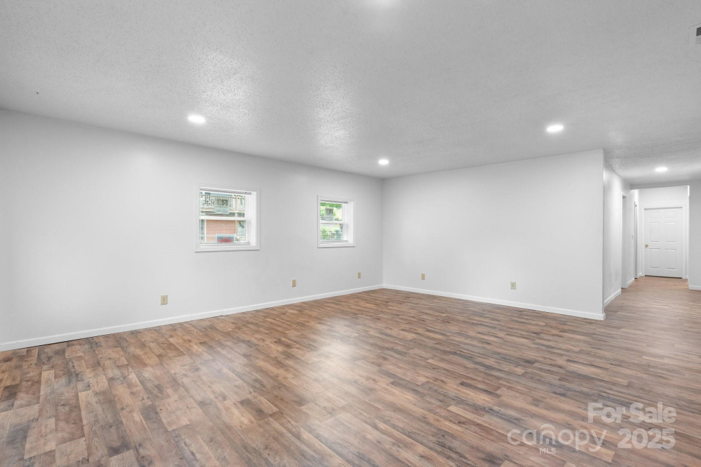 281 Glenwood Dr Marion, NC 28752