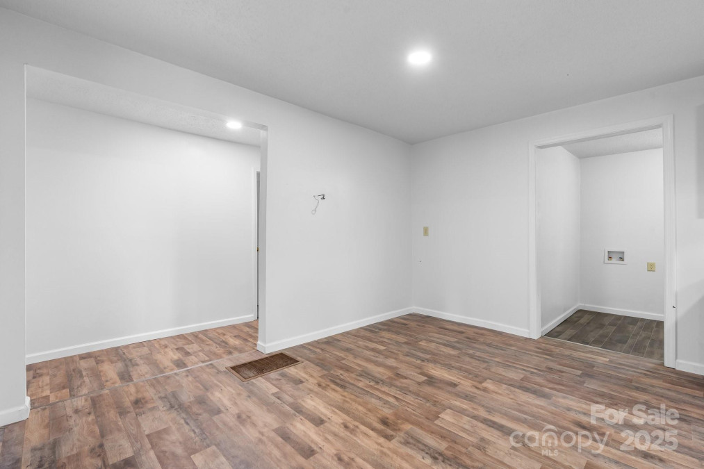 281 Glenwood Dr Marion, NC 28752