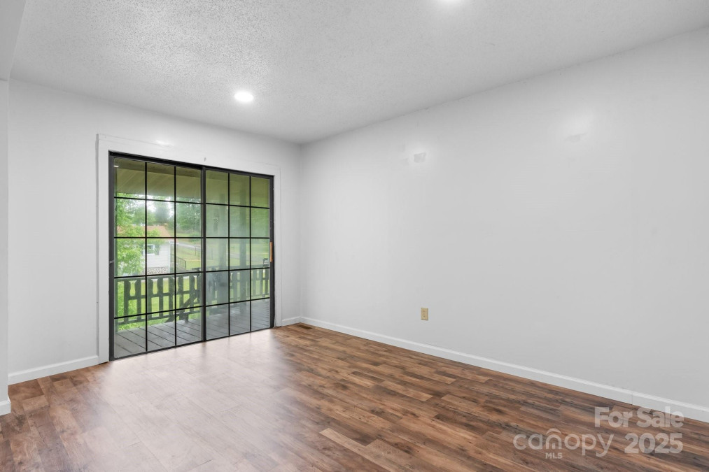 281 Glenwood Dr Marion, NC 28752