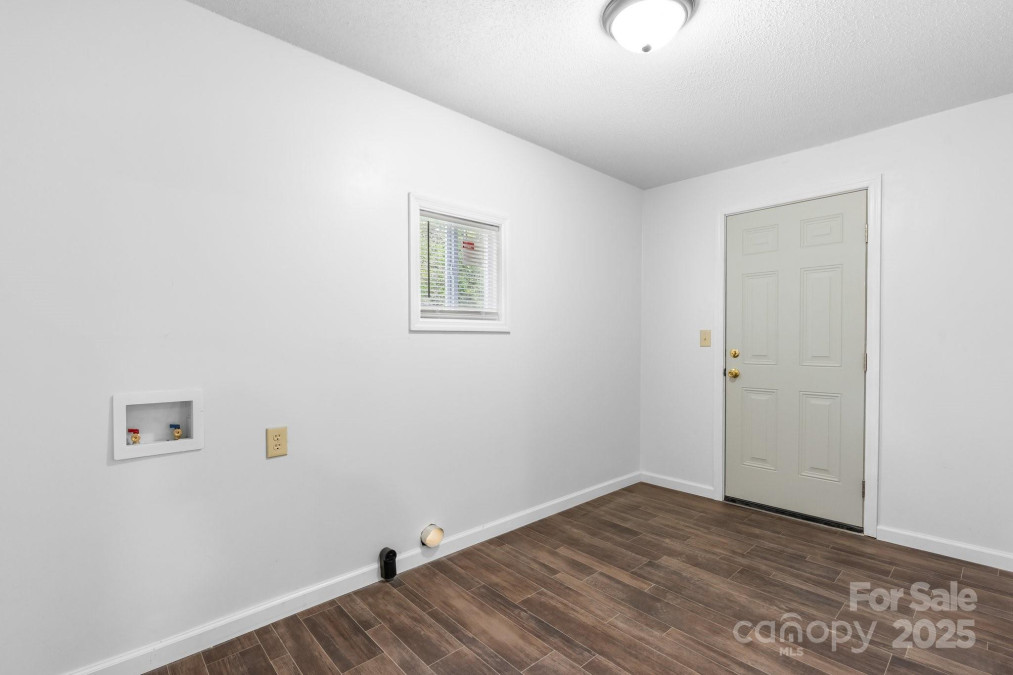 281 Glenwood Dr Marion, NC 28752