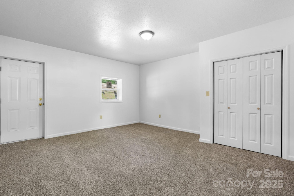 281 Glenwood Dr Marion, NC 28752