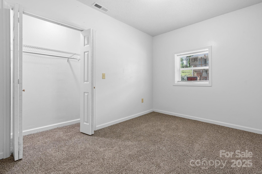 281 Glenwood Dr Marion, NC 28752