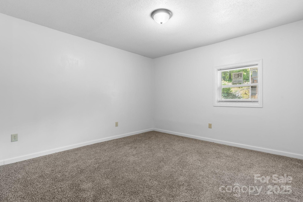 281 Glenwood Dr Marion, NC 28752