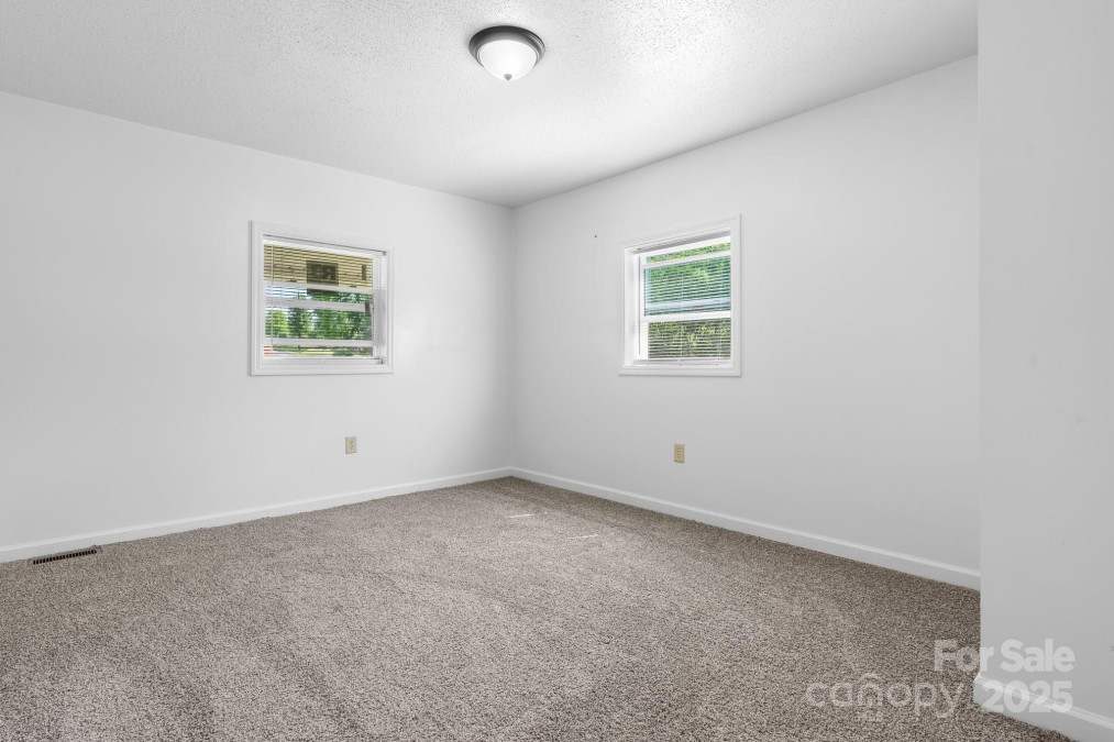 281 Glenwood Dr Marion, NC 28752