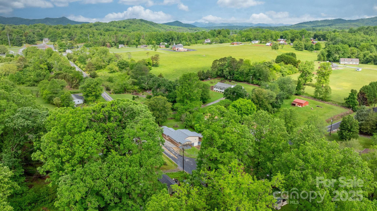 281 Glenwood Dr Marion, NC 28752