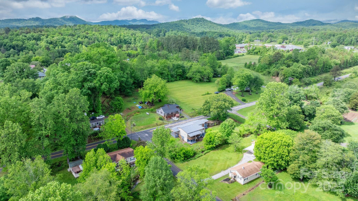 281 Glenwood Dr Marion, NC 28752