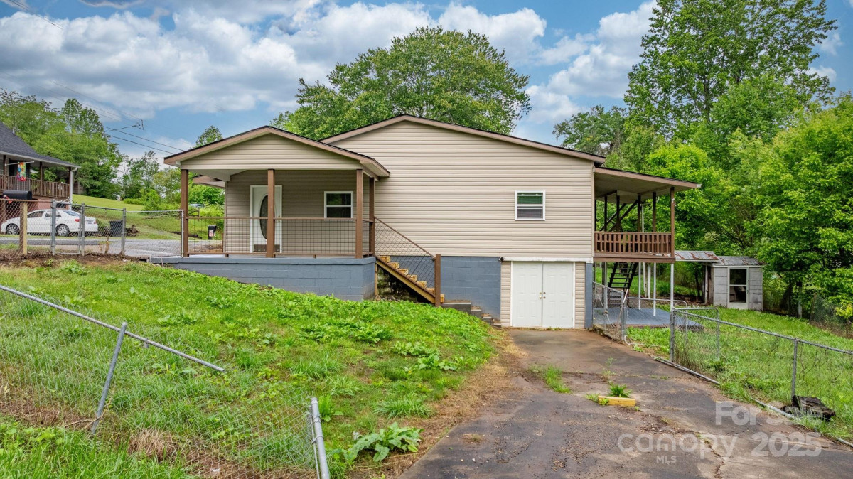 281 Glenwood Dr Marion, NC 28752