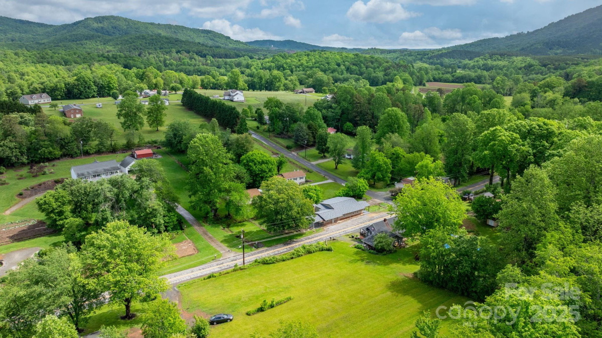 281 Glenwood Dr Marion, NC 28752