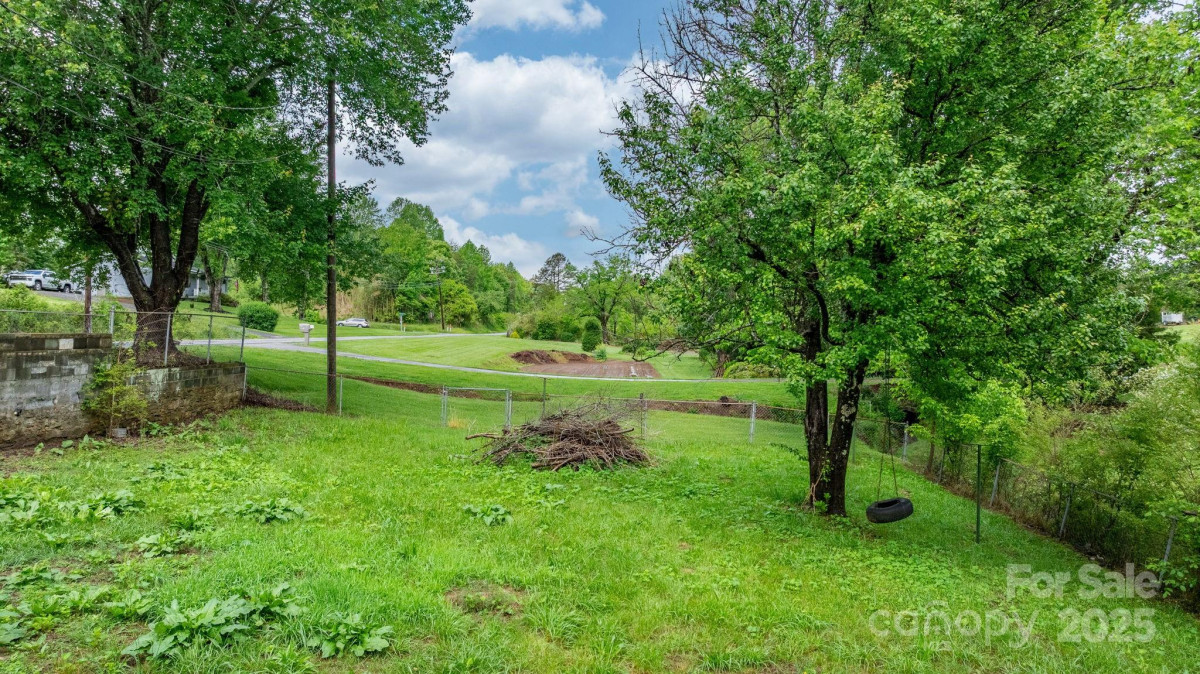 281 Glenwood Dr Marion, NC 28752