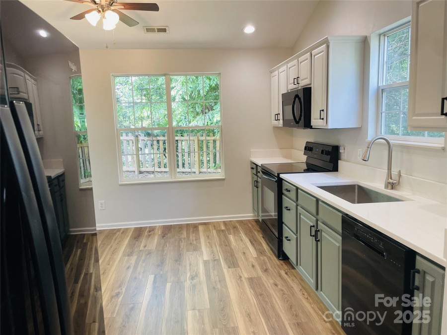 50 Stonebridge Dr Asheville, NC 28805