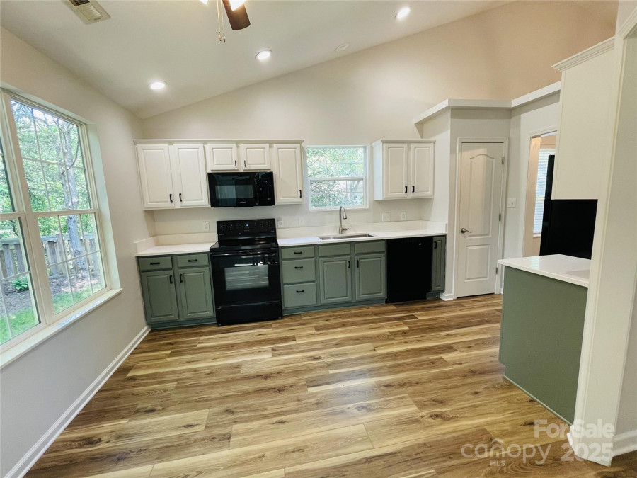 50 Stonebridge Dr Asheville, NC 28805