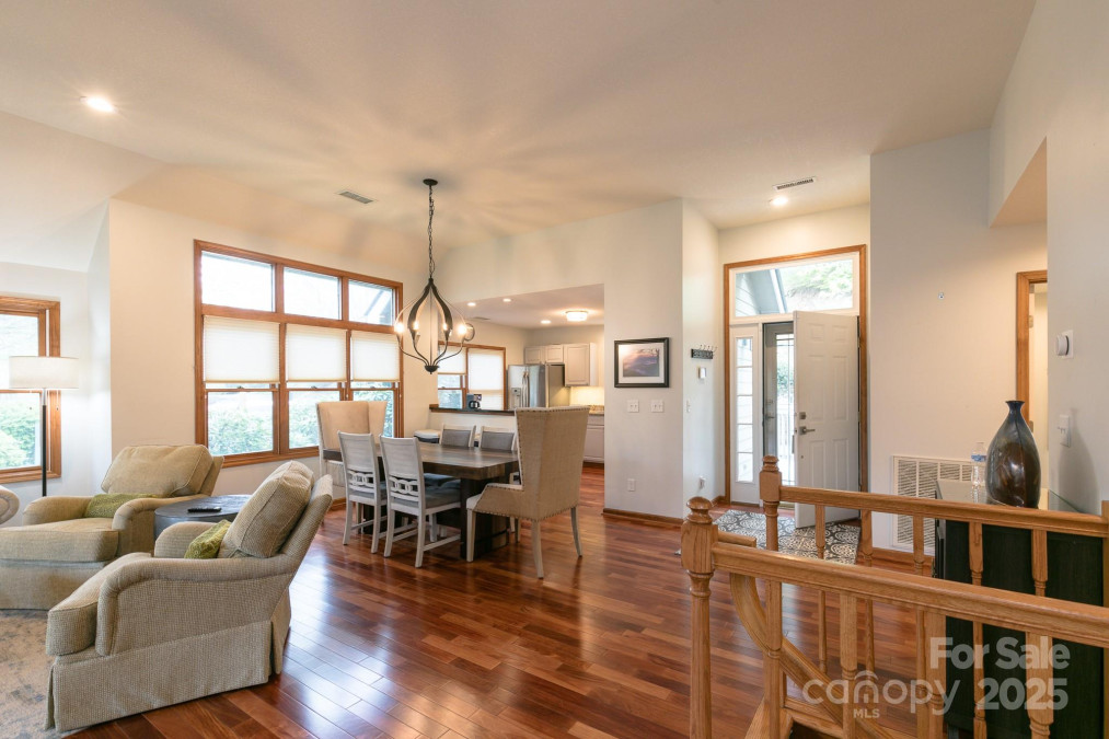 220 Stoney Falls Loop Burnsville, NC 28714