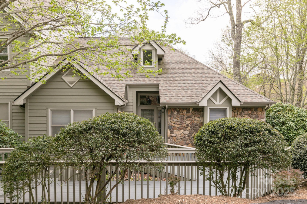 220 Stoney Falls Loop Burnsville, NC 28714