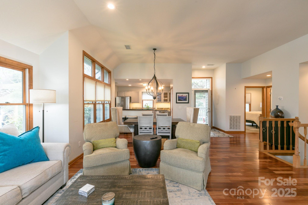 220 Stoney Falls Loop Burnsville, NC 28714