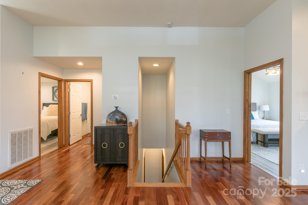 220 Stoney Falls Loop Burnsville, NC 28714