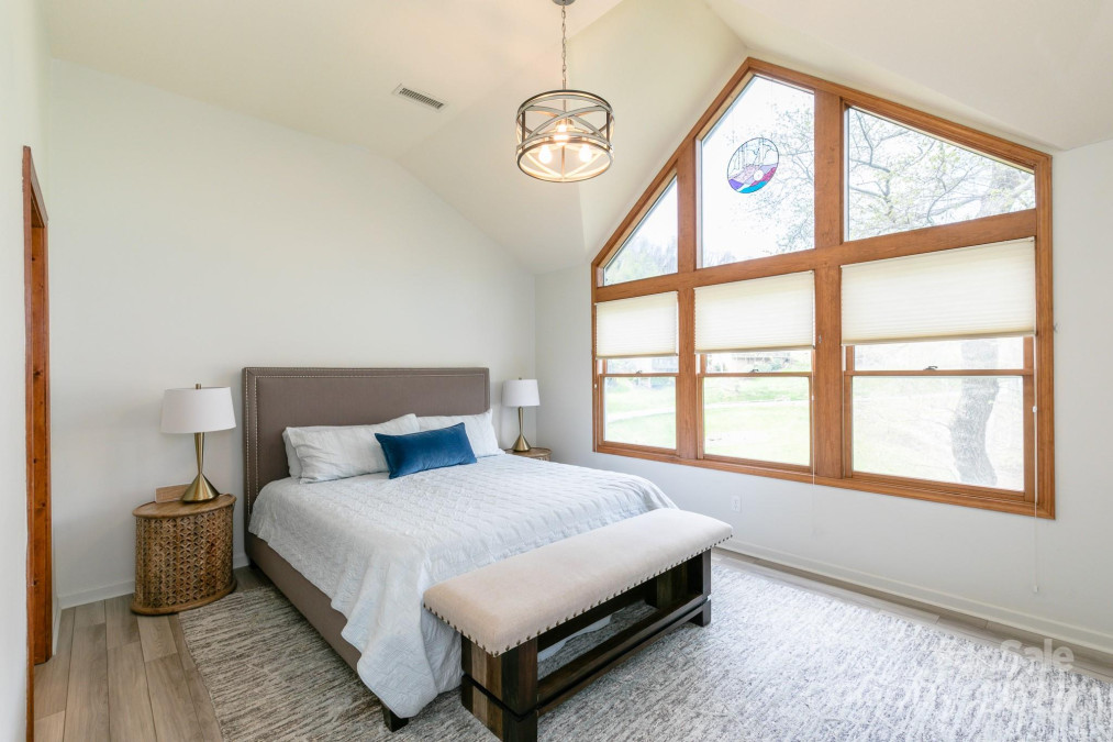 220 Stoney Falls Loop Burnsville, NC 28714