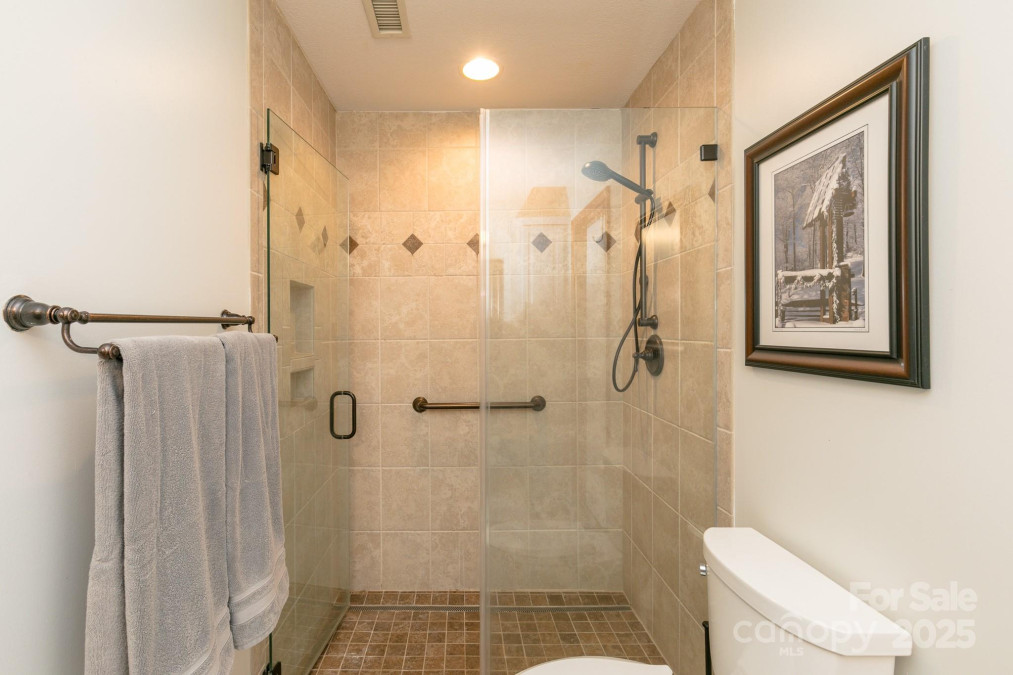 220 Stoney Falls Loop Burnsville, NC 28714