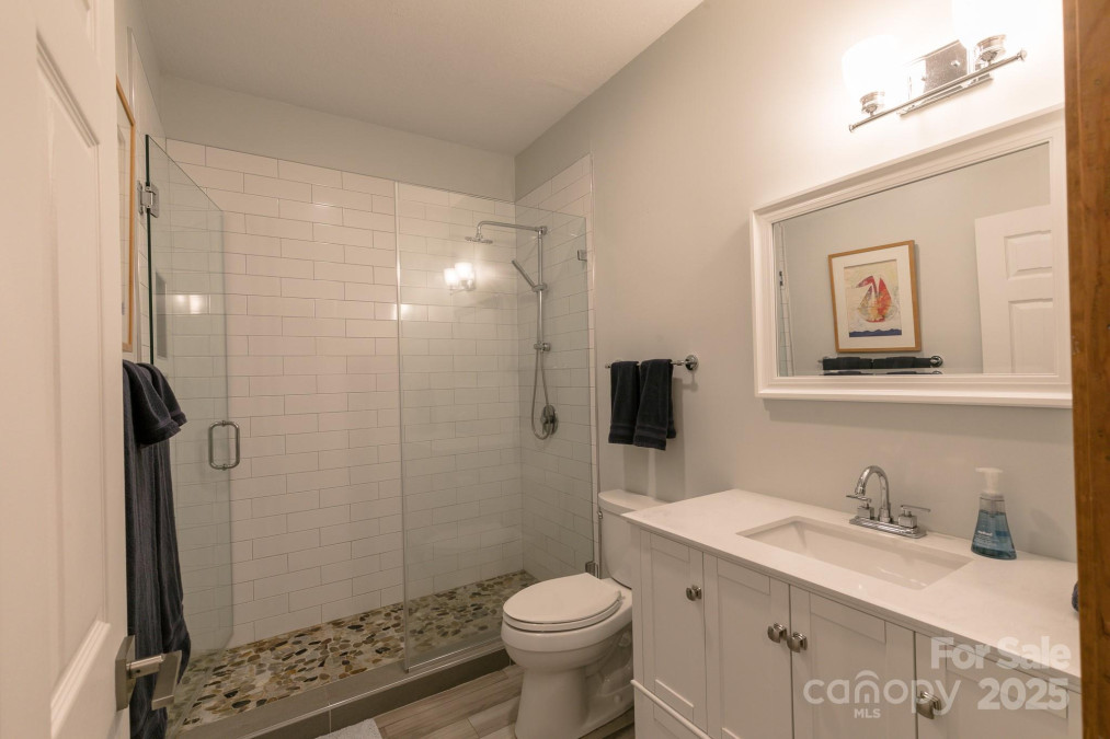 220 Stoney Falls Loop Burnsville, NC 28714